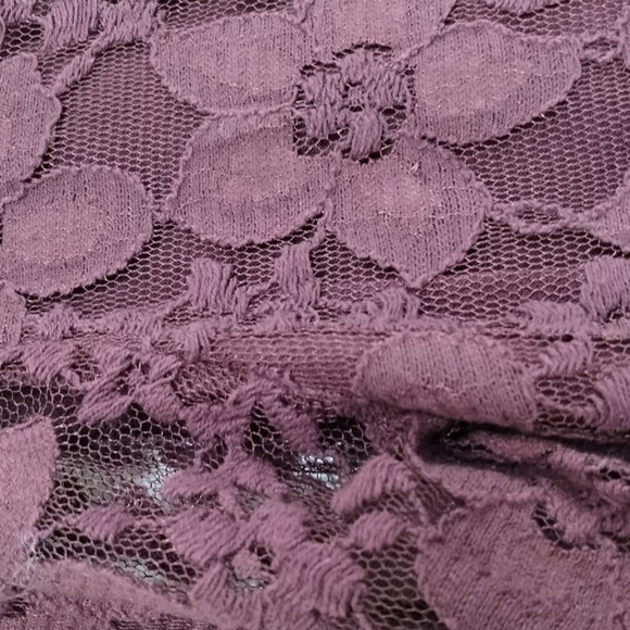 Adrianna Papell burgundy lace over blouse stretch size medium long sleeve - Picture 3 of 6